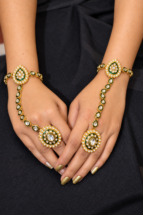 Regal Emerald Kundan Hathphool Bracelet Pair
